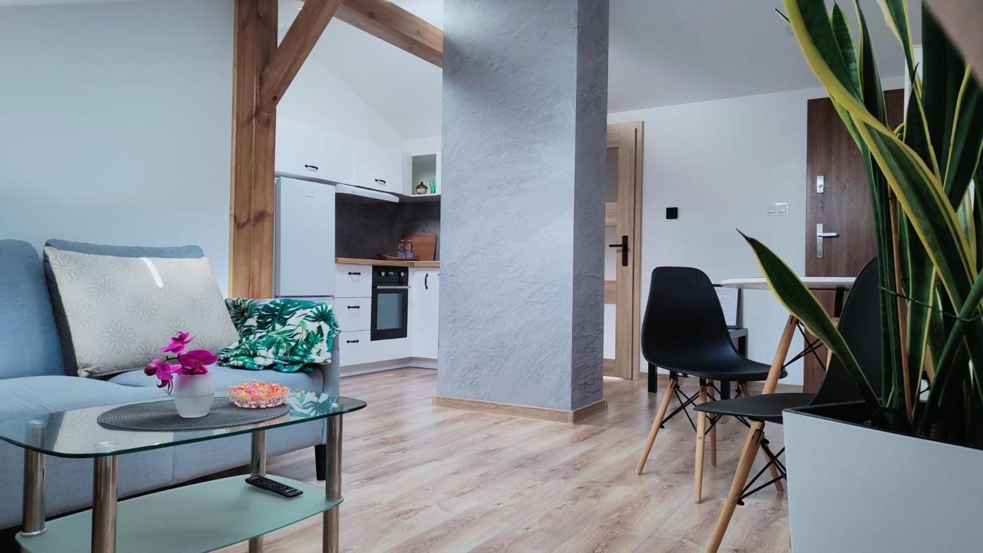 Osiedlove Poddasze Jędrzejów Exterior foto